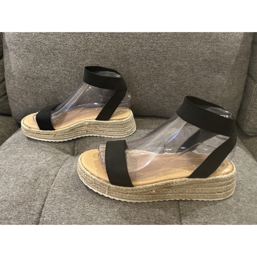 Wonder Nation Girl's size 5 Sandals - Picture 4 of 6